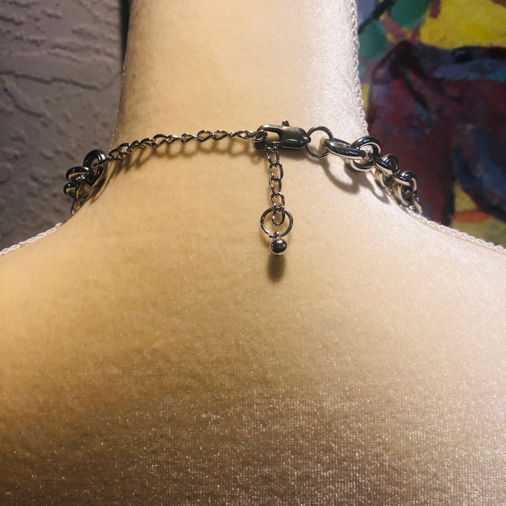 Woman’s Silver Tone coin necklace - Picture 2 of 2